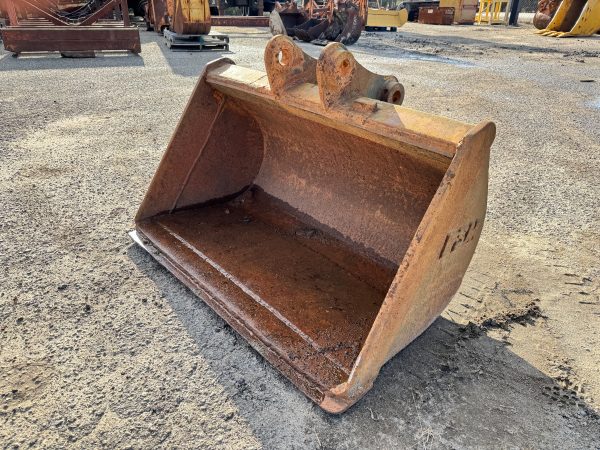 48 inch Excavator Bucket | 50mm Pin - W & W Truck and Tractor Inc.
