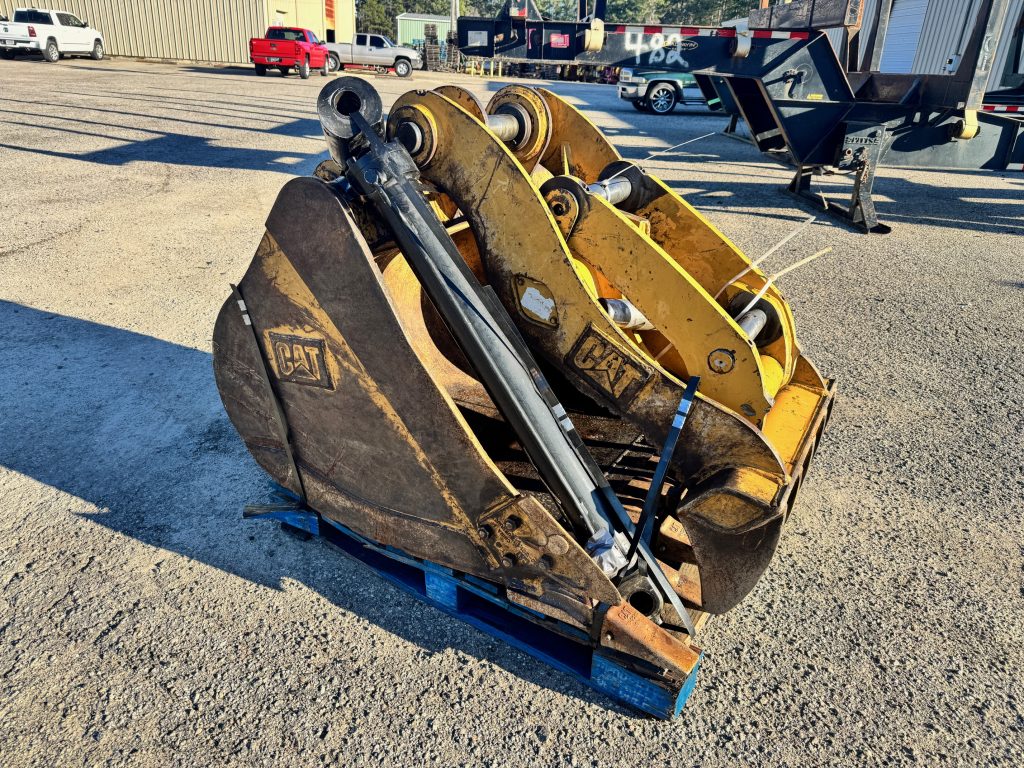 Used 42 inch 65 mm Cat 315 excavator bucket and thumb for sale