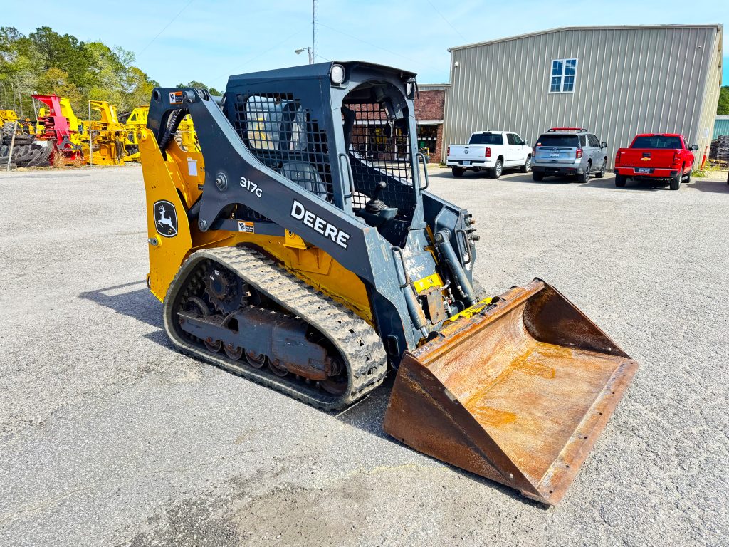 Used John Deere 317G skid steer loader for sale in South Carolina