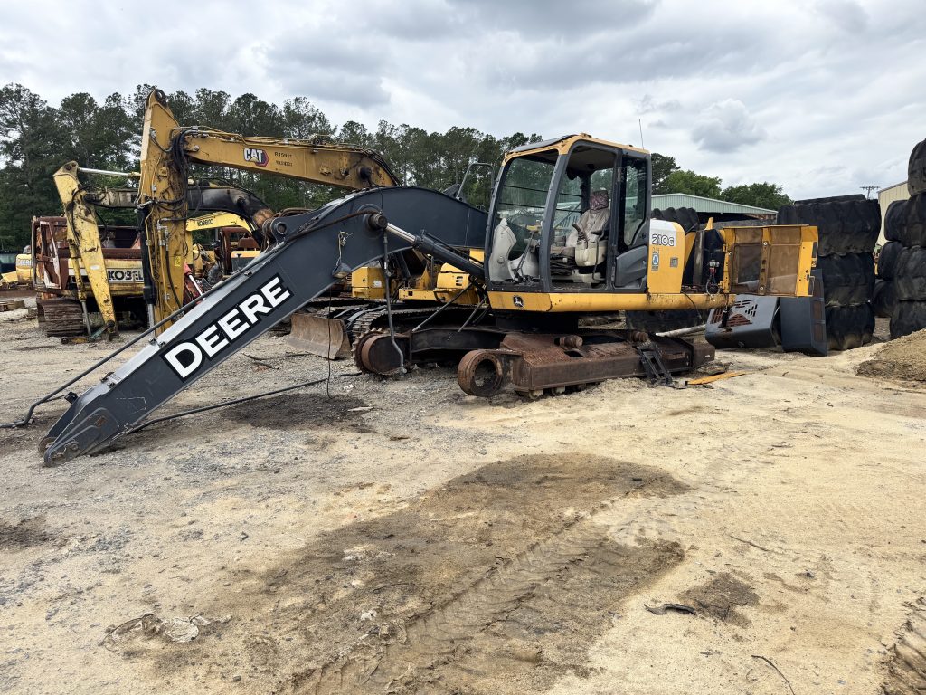 2013 Deere 210G SN 520850